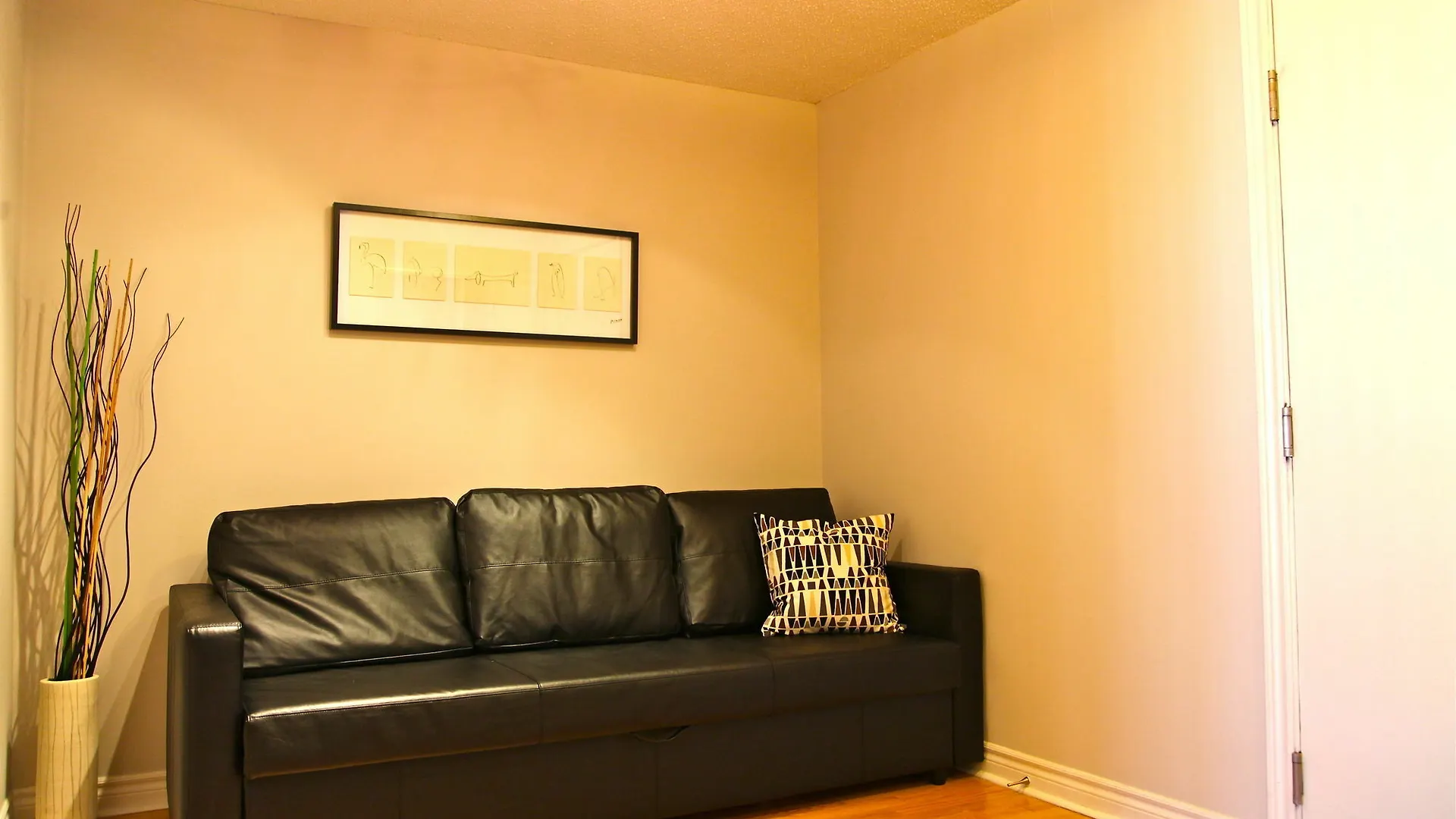 Red Maple Suites - Icon Toronto 0*,  Canadá